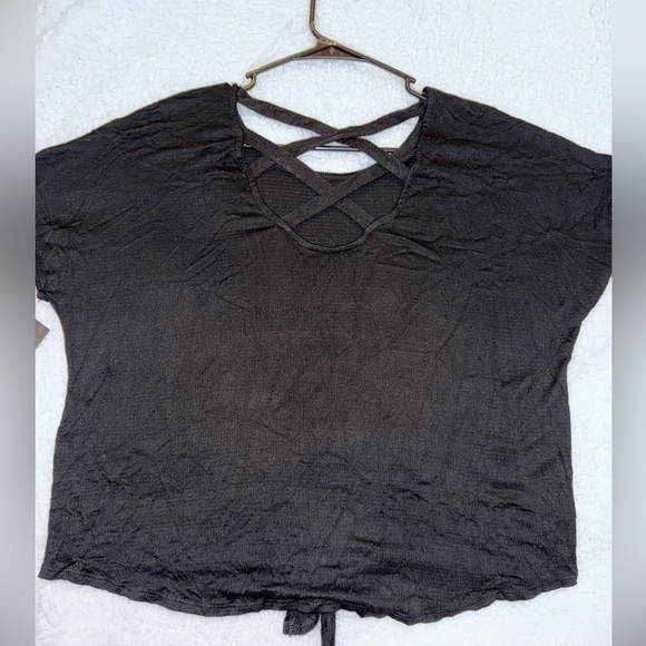 NWT iZ BYER top size large. Black. - Picture 2 of 4